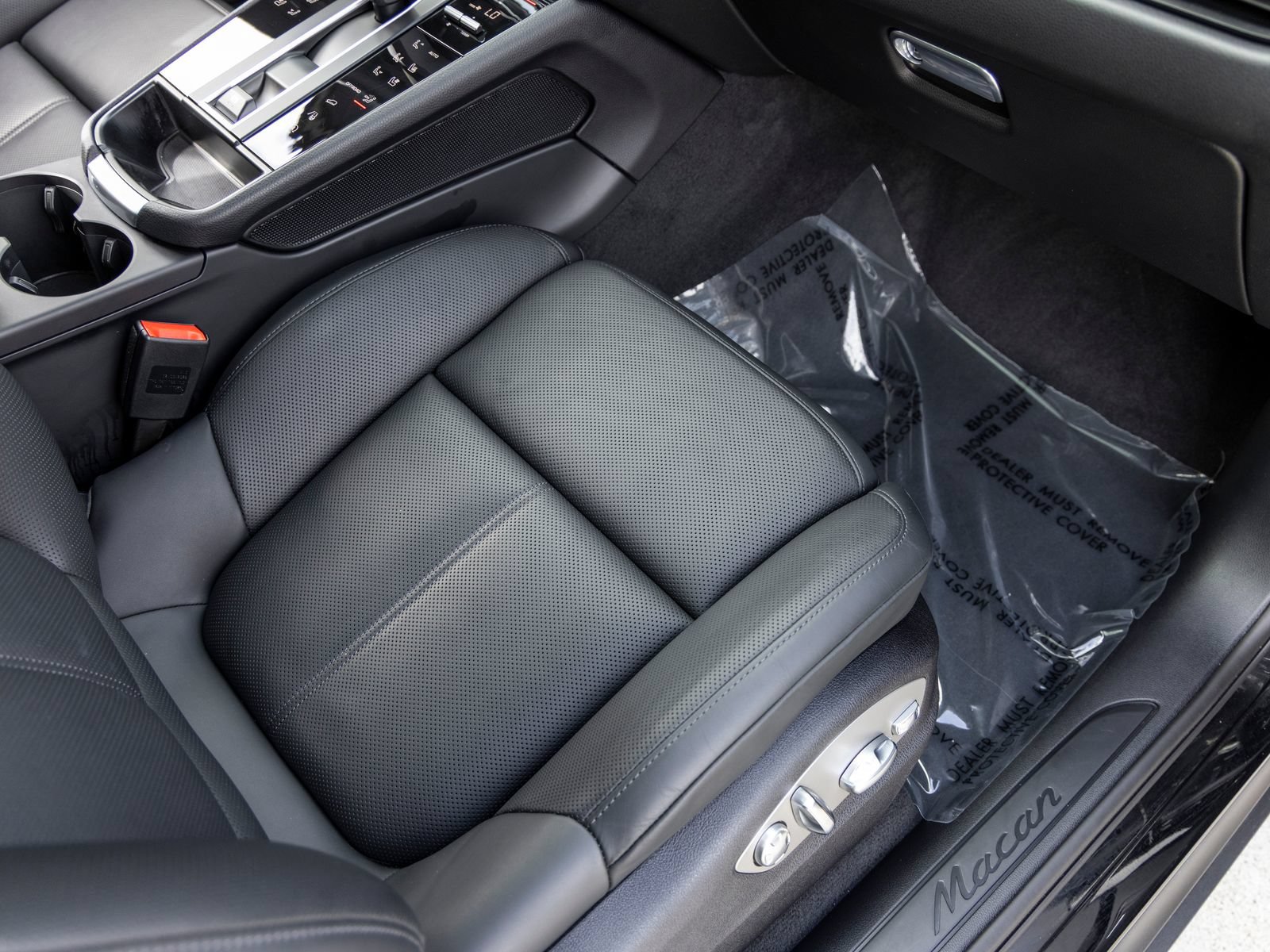 Certified 2026 Porsche Macan AWD/4WD image 63