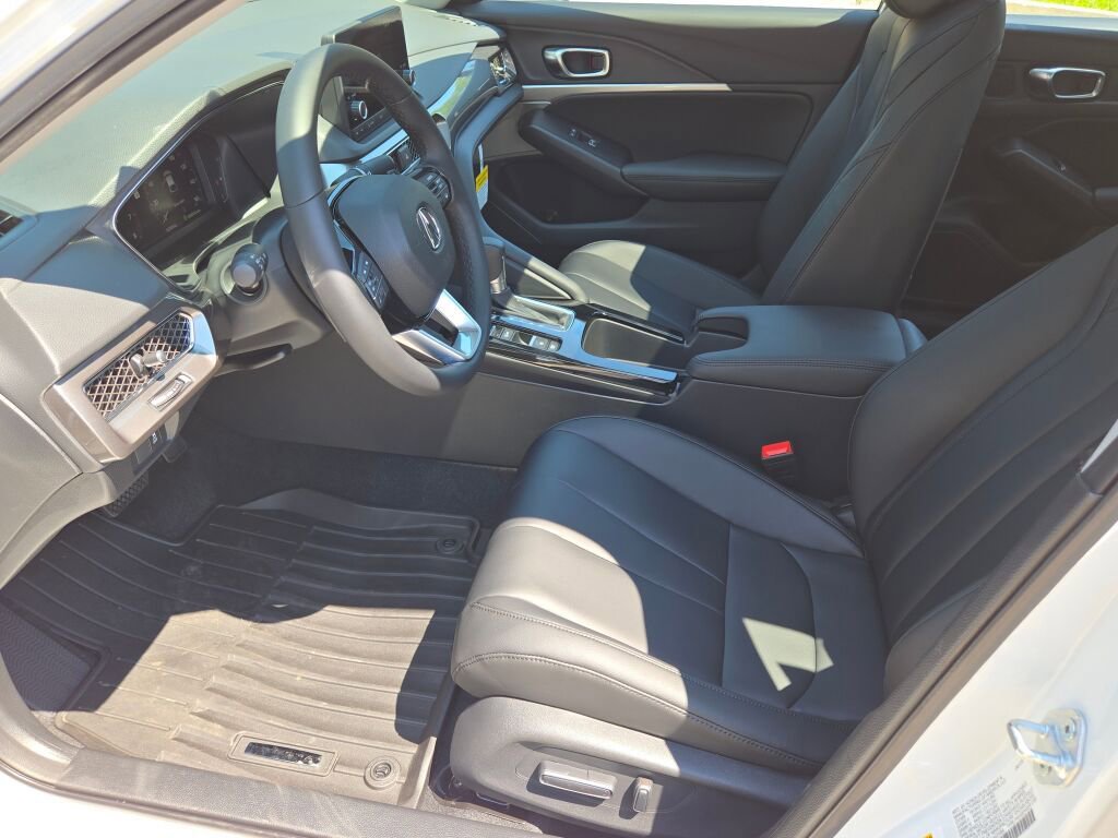 New 2025 Acura Integra Base image 18