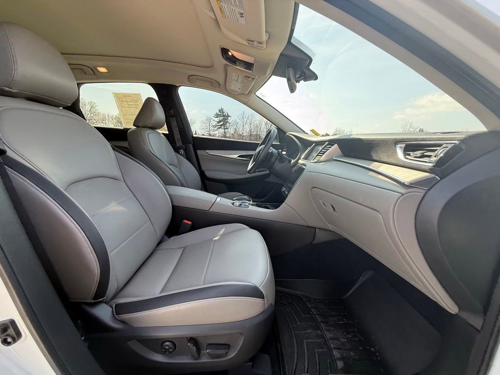 Used 2024 INFINITI QX50 Sensory image 34