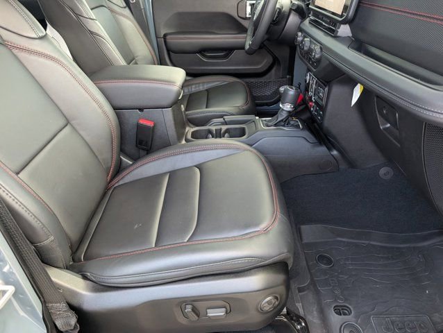 Used 2025 Jeep Gladiator Rubicon w/ Convenience Group AWD/4WD image 27