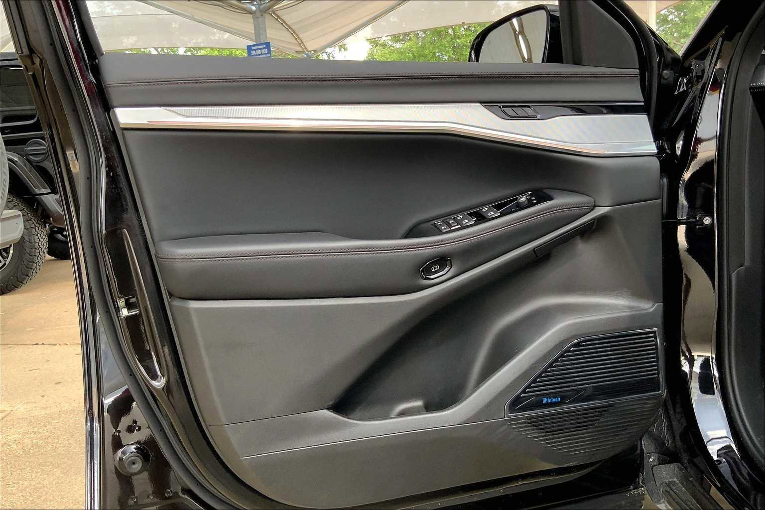 Used 2024 Jeep Wagoneer Launch Edition image 41