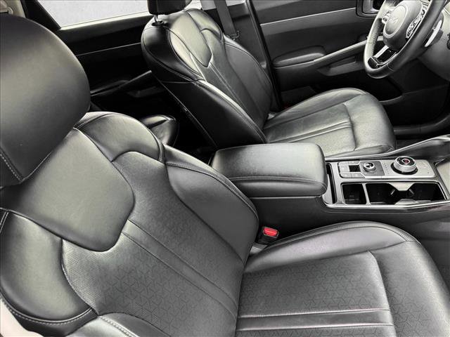 Used 2023 Kia Sorento EX image 19