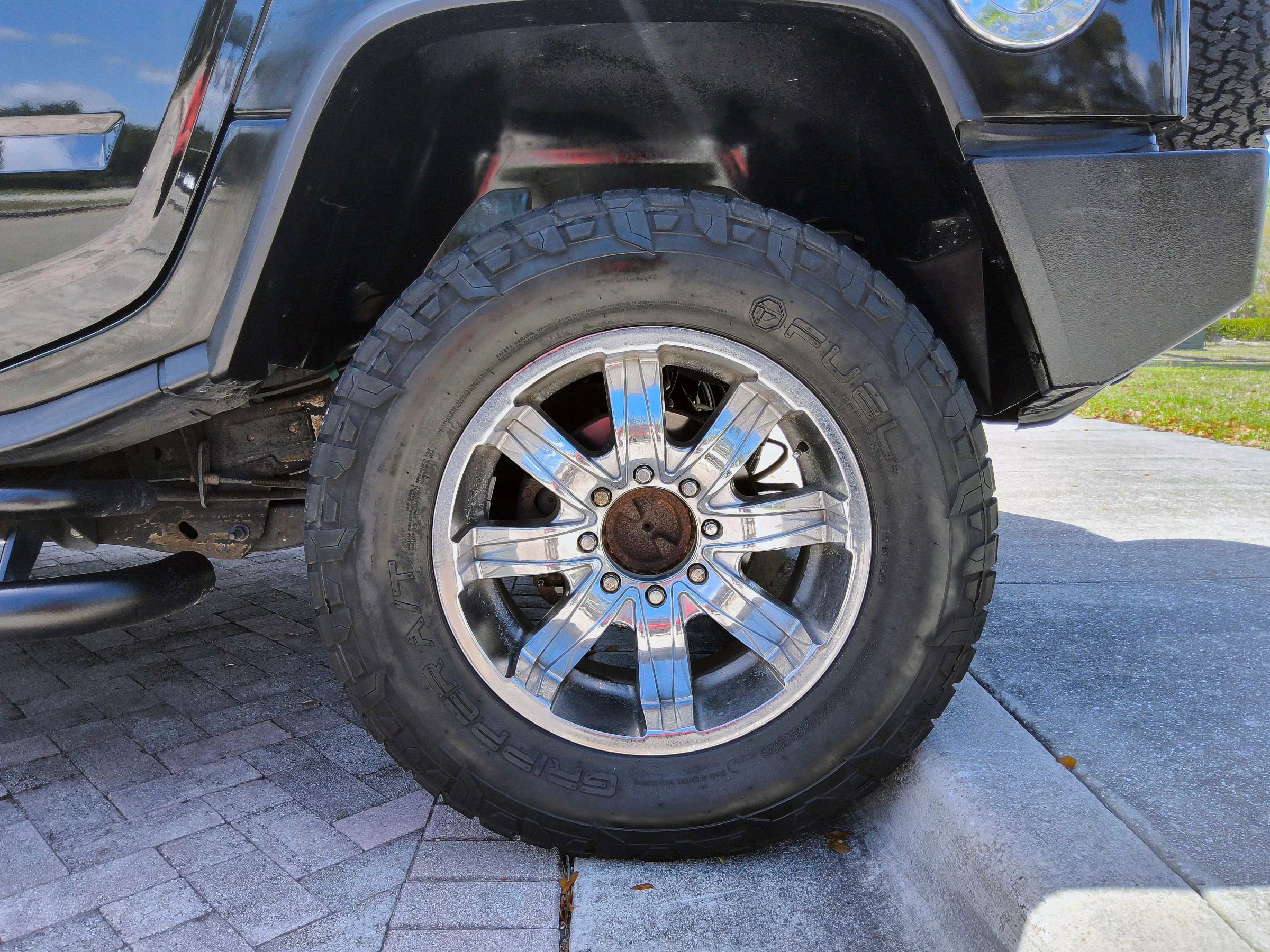 Used 2003 HUMMER H2 w/ Preferred Equipment Group image 41