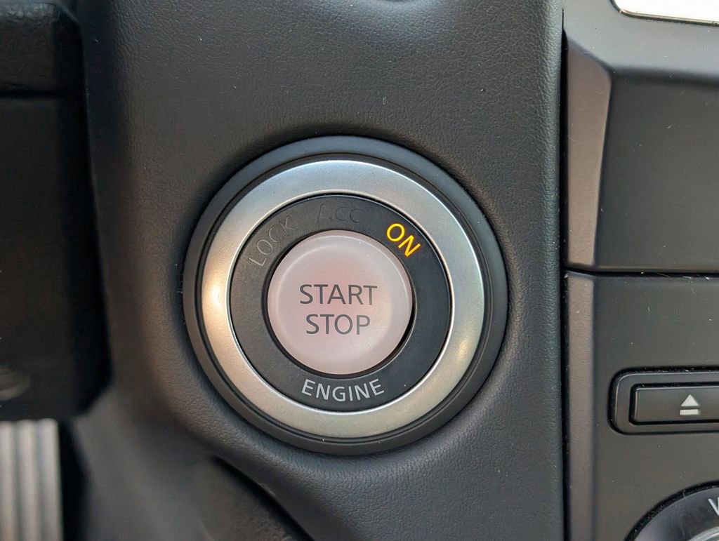 Used 2009 Nissan 370Z Touring image 22