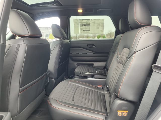 New 2026 Nissan Pathfinder Rock Creek w/ Rock Creek Premium Package AWD/4WD image 8