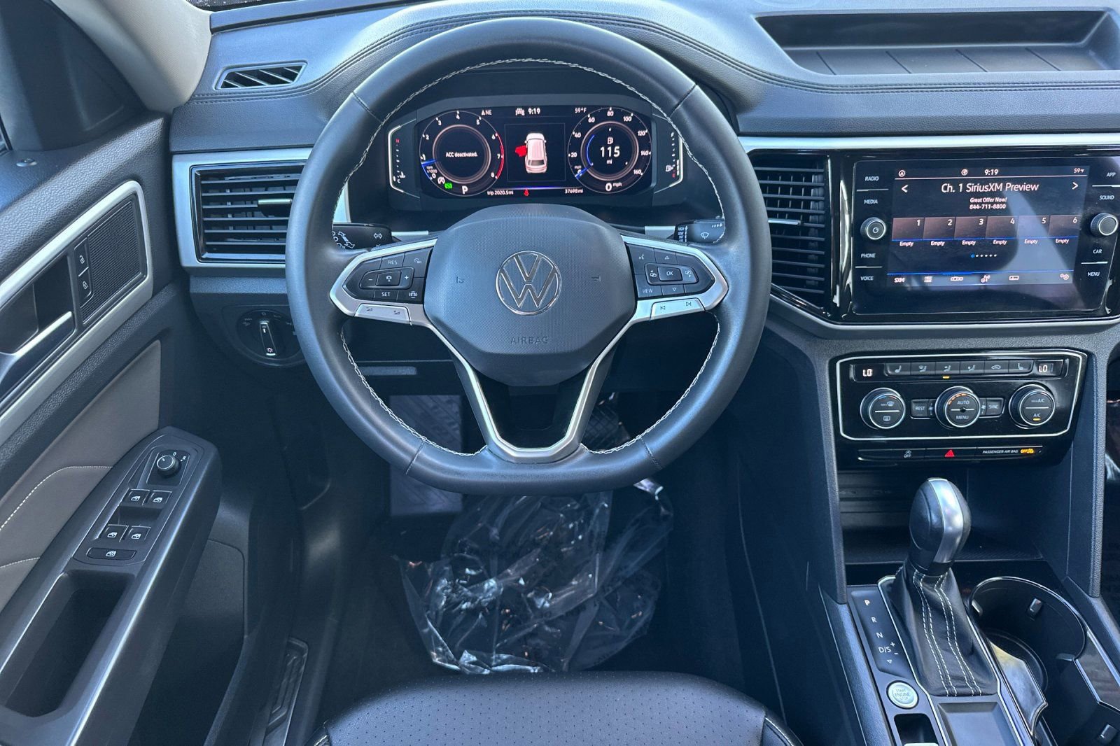 Certified 2022 Volkswagen Atlas SE image 14