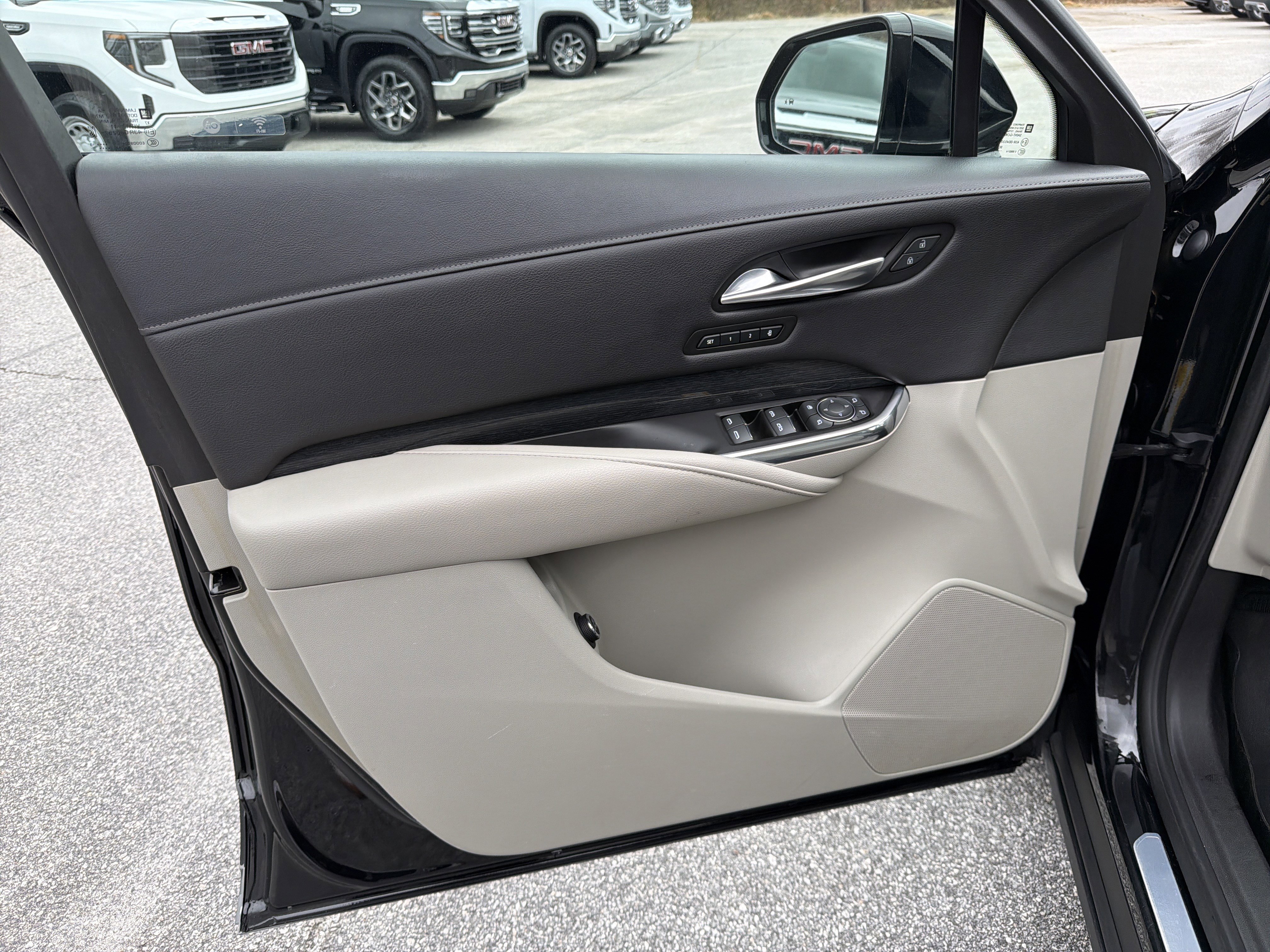 Used 2019 Cadillac XT4 Premium Luxury w/ Cold Weather Package image 12