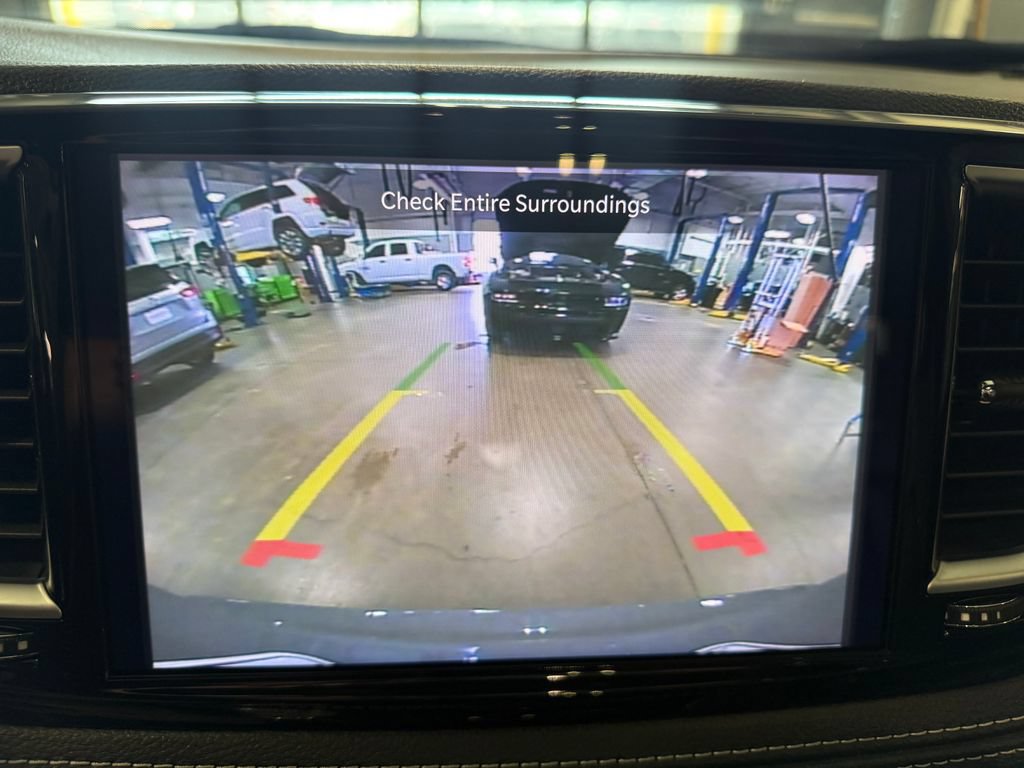 Used 2025 Chrysler Pacifica Limited FWD image 13