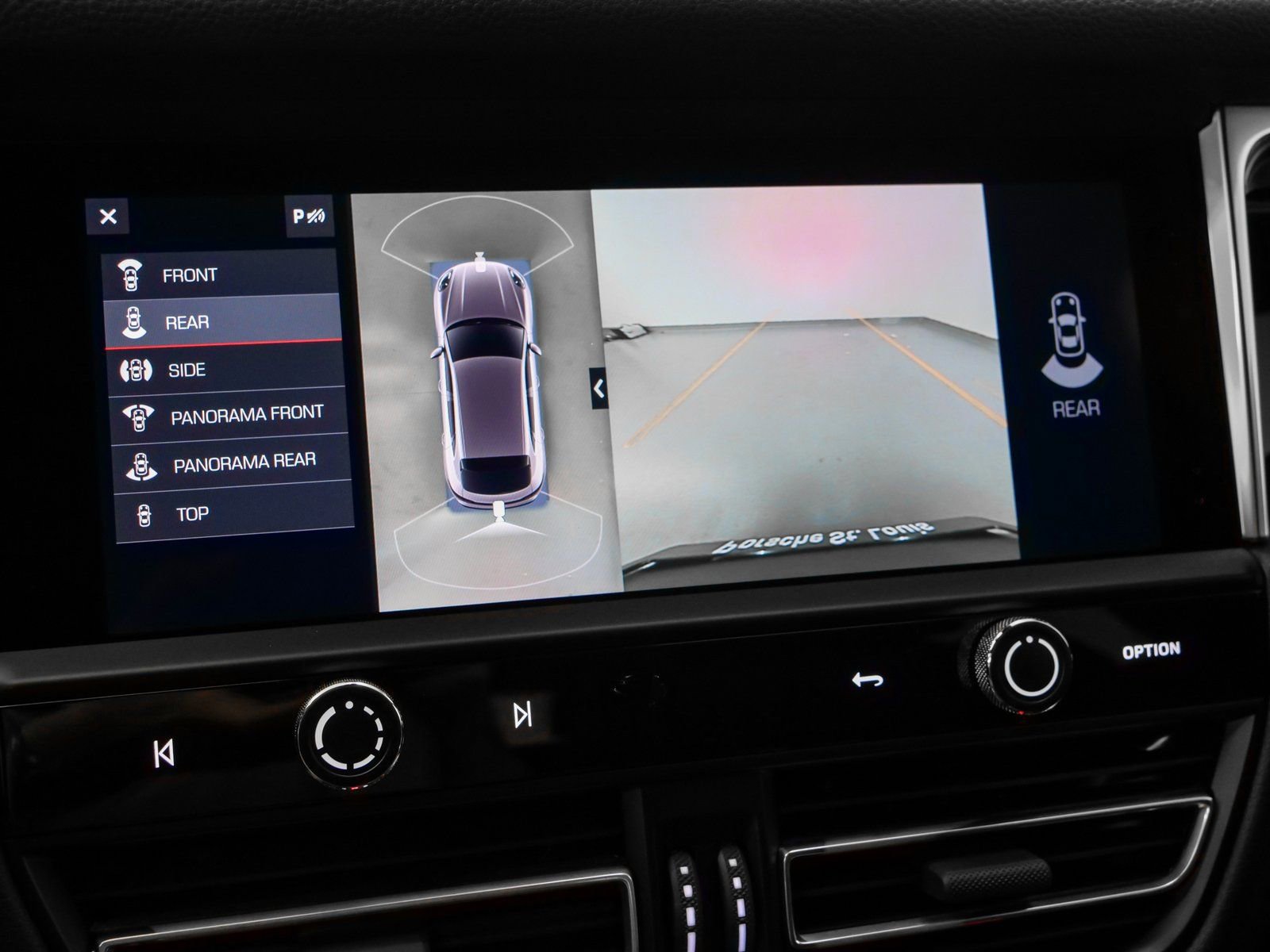 Certified 2025 Porsche Macan image 34