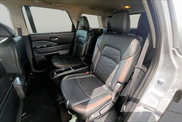 Certified 2023 Nissan Pathfinder Platinum FWD image 20