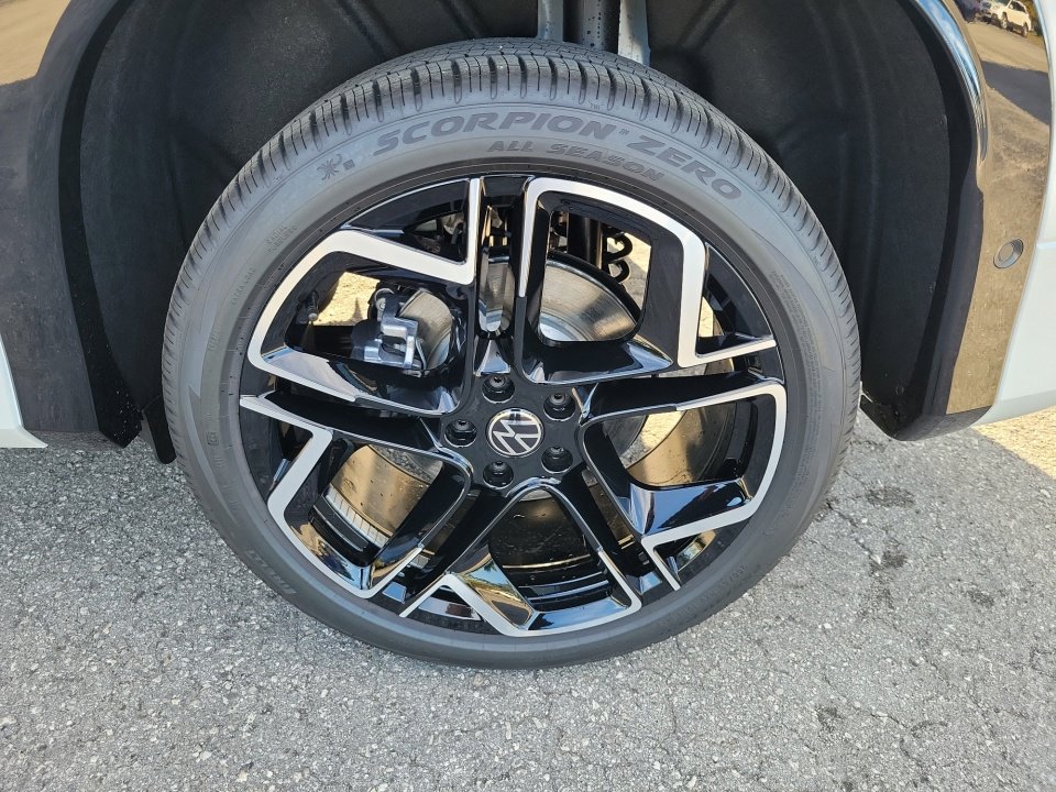 New 2026 Volkswagen Tiguan SEL R-Line image 27