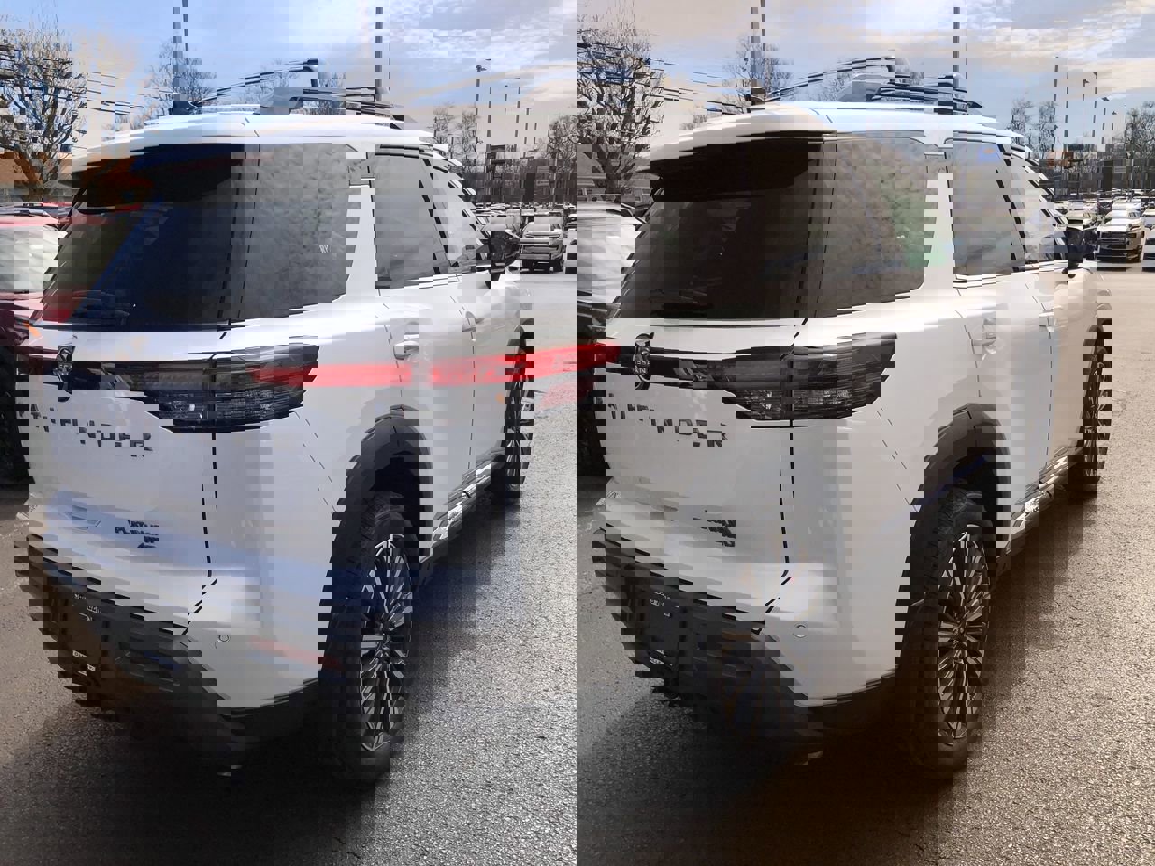 New 2026 Nissan Pathfinder Platinum w/ Cargo Package image 13