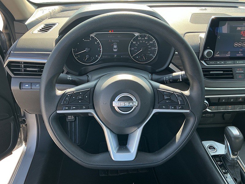 Used 2025 Nissan Altima 2.5 SV FWD image 15
