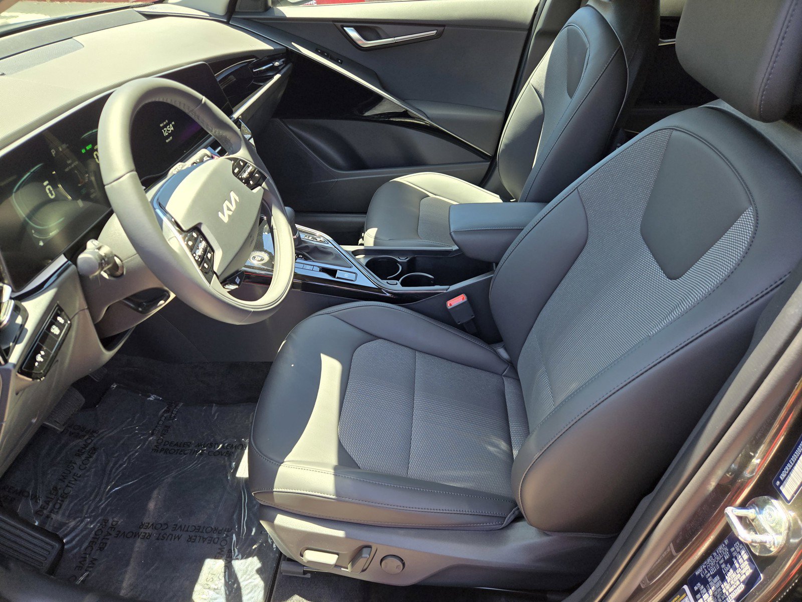 Used 2025 Kia Niro EX FWD image 14