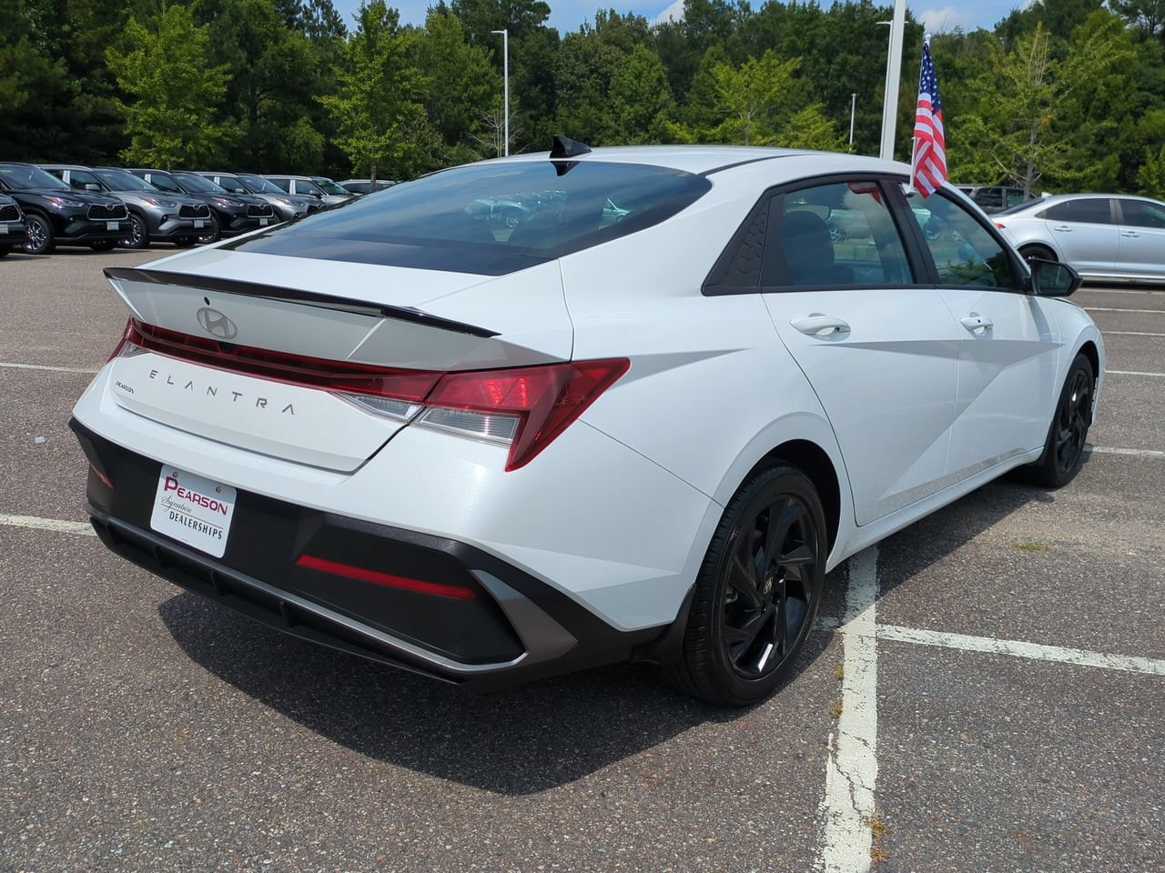 Used 2026 Hyundai Elantra Sport FWD image 4