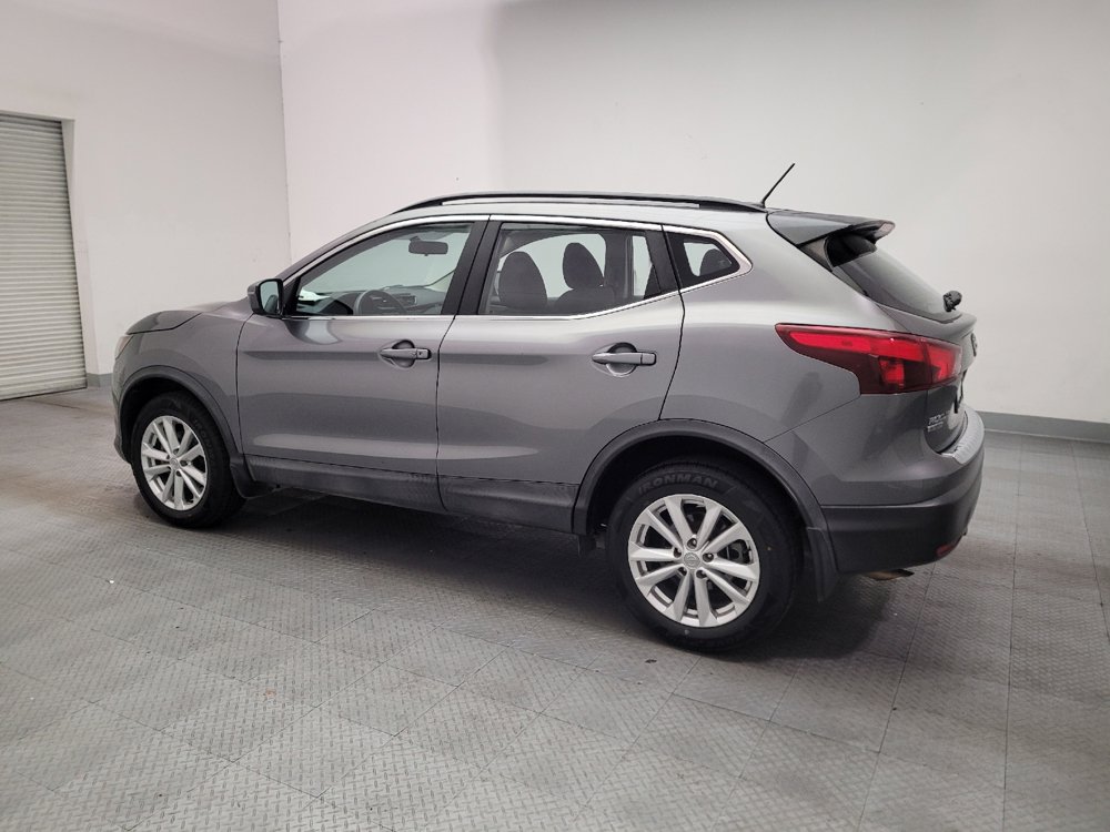 Used 2018 Nissan Rogue Sport SV FWD image 3