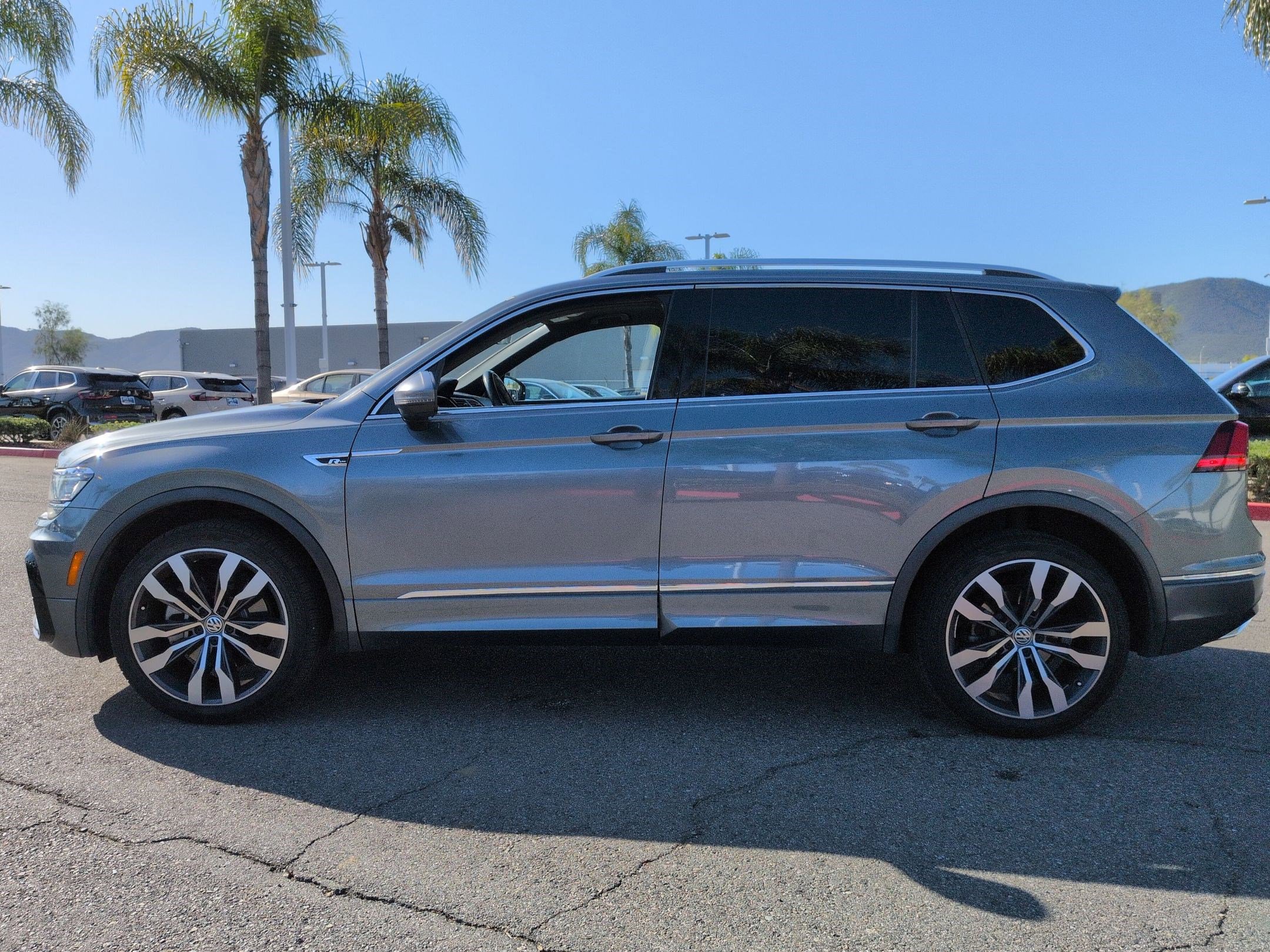 Used 2021 Volkswagen Tiguan SEL Premium R-Line w/ 3rd Row Seat Package image 7