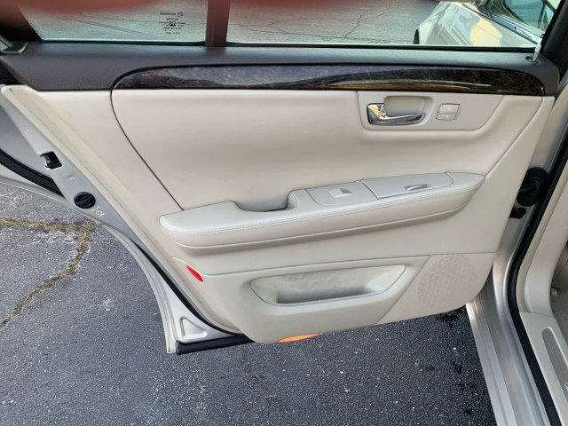 Used 2008 Cadillac DTS 1SH FWD image 12