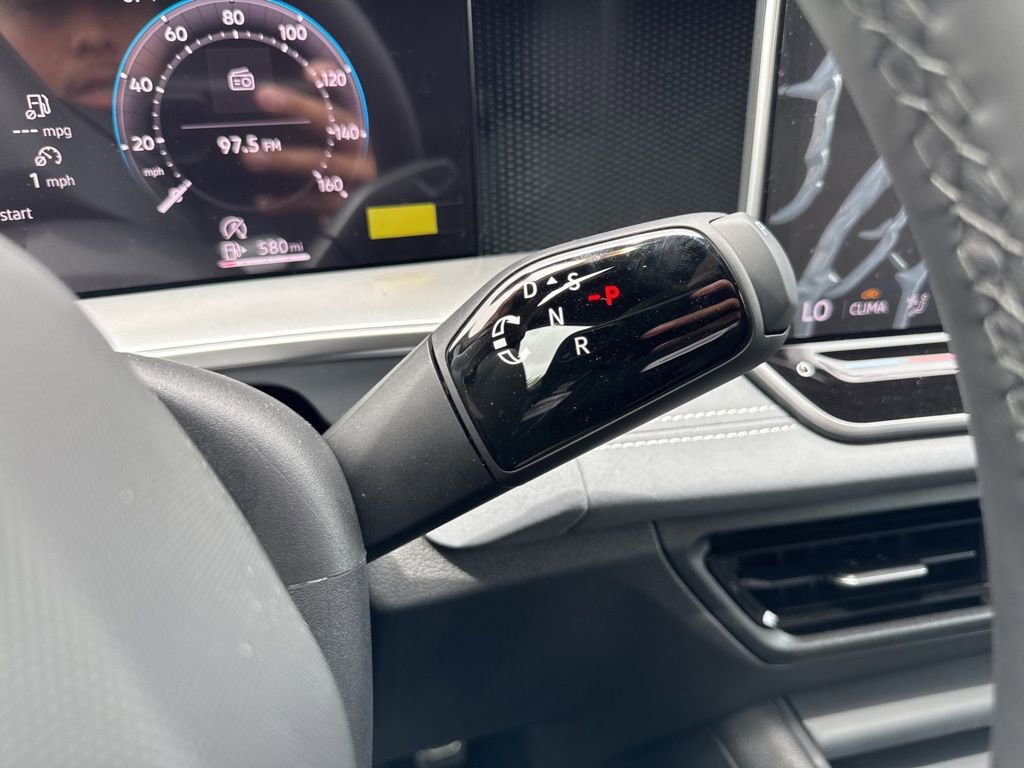 Certified 2026 Volkswagen Tiguan SE R-Line FWD image 39
