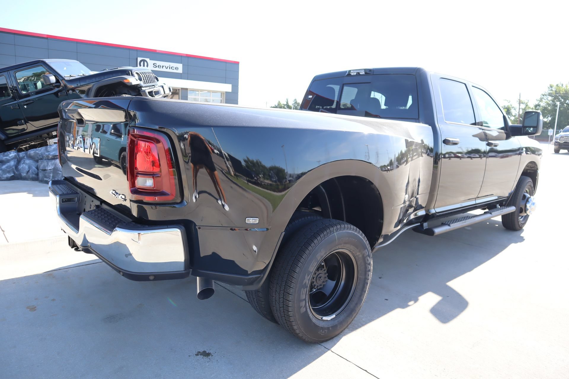 New 2026 RAM 3500 Tradesman AWD/4WD image 21
