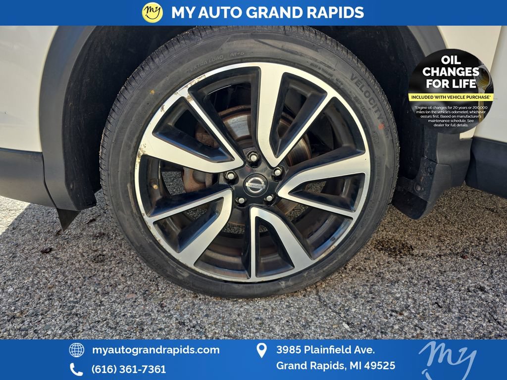 Used 2017 Nissan Rogue Sport SL w/ SL Premium Package AWD/4WD image 29