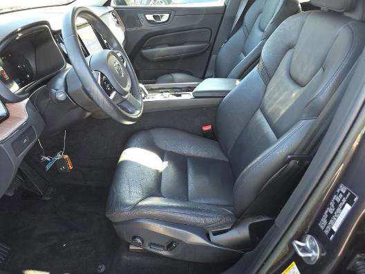 Used 2023 Volvo XC60 B5 Plus AWD/4WD image 5