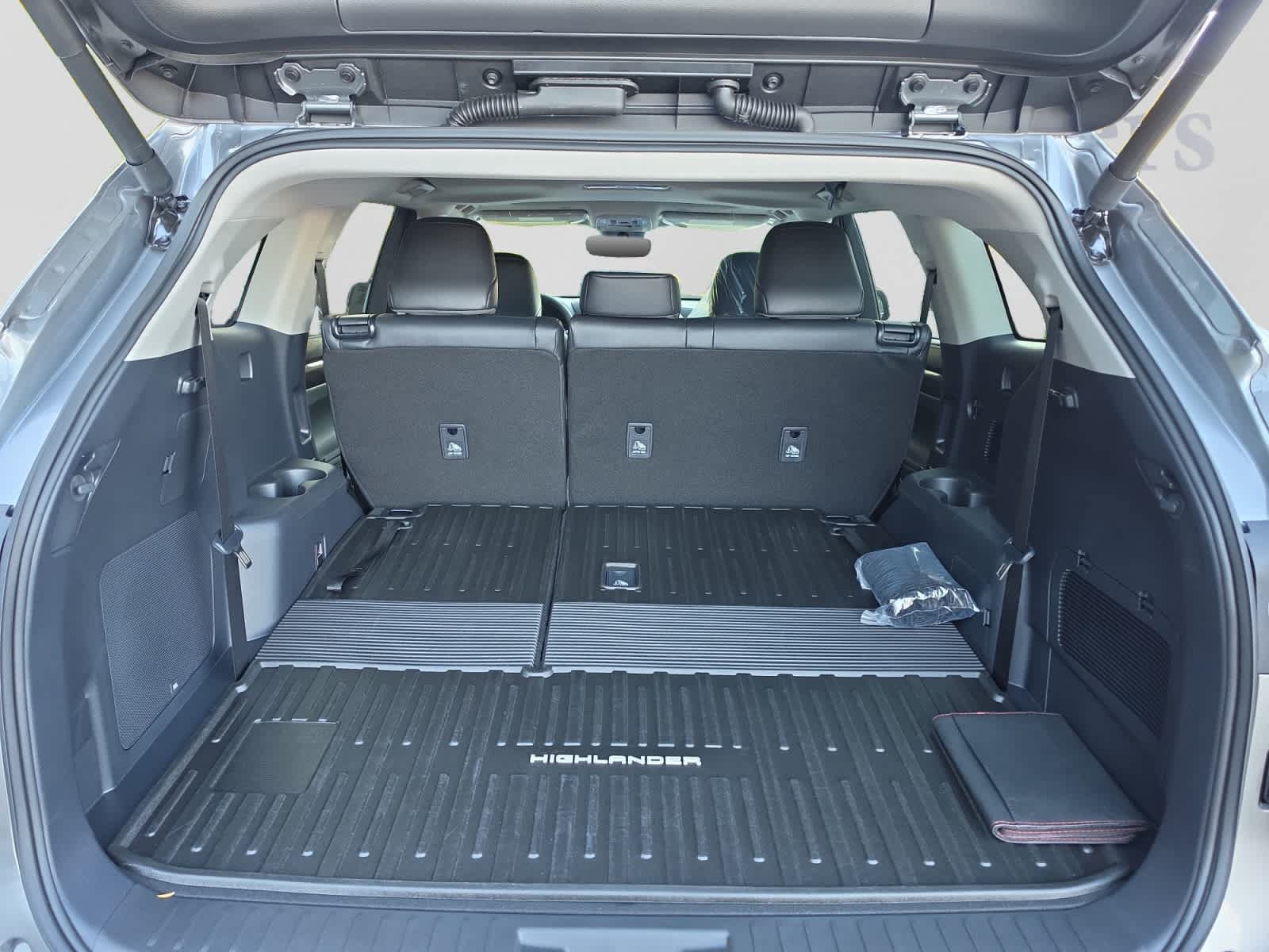 New 2026 Toyota Highlander Limited AWD/4WD image 4