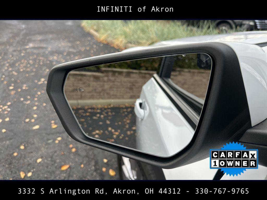 Used 2022 GMC Terrain SLT w/ Tech Package image 3