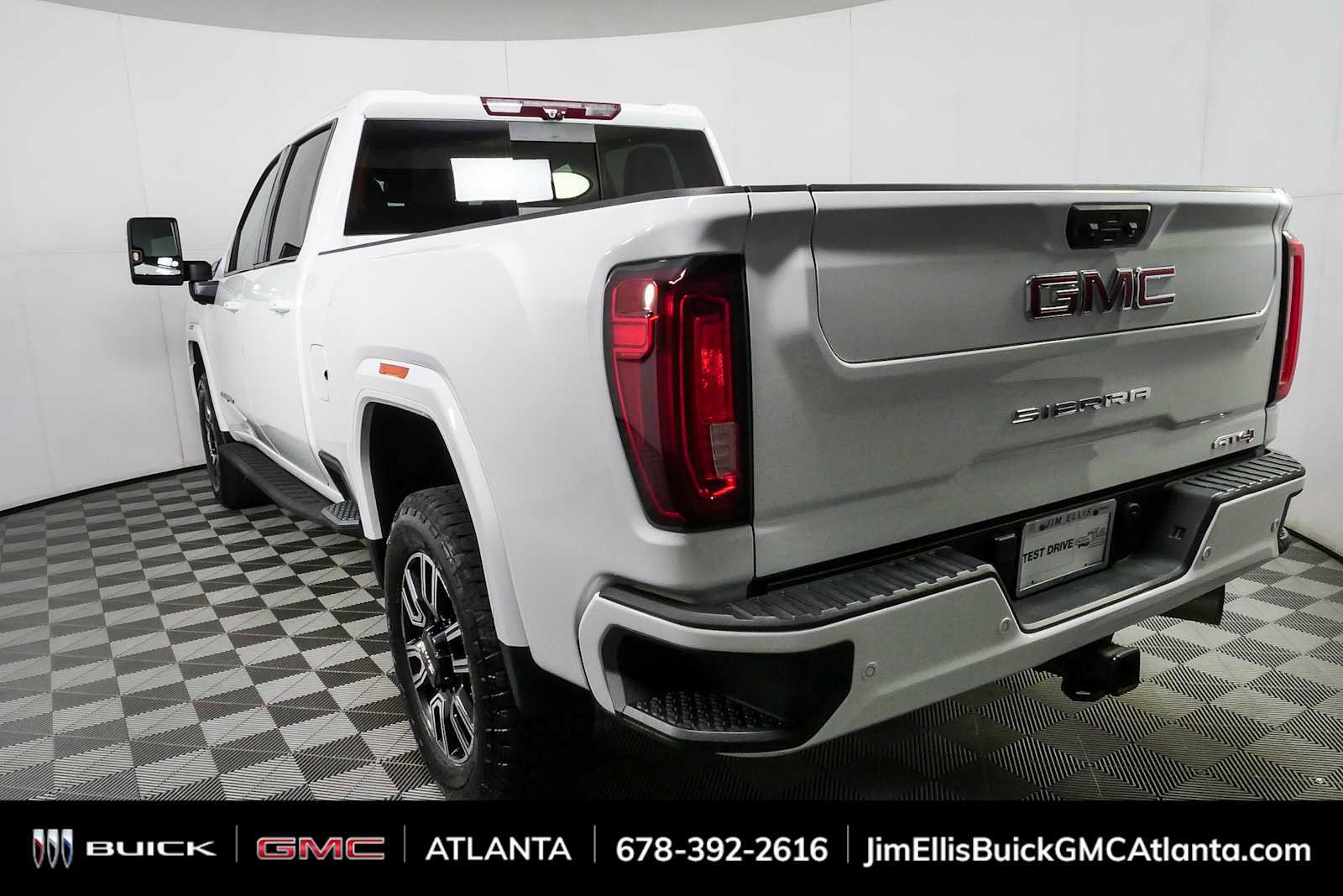 Used 2022 GMC Sierra 2500 AT4 w/ AT4 Premium Plus Package AWD/4WD image 29