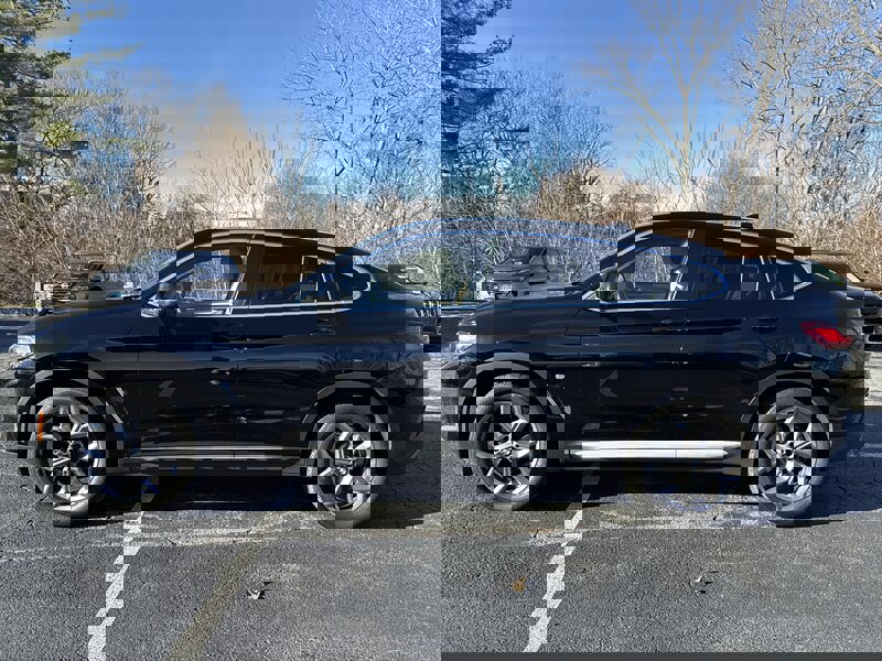 Used 2023 BMW X4 xDrive30i w/ Premium Package image 3