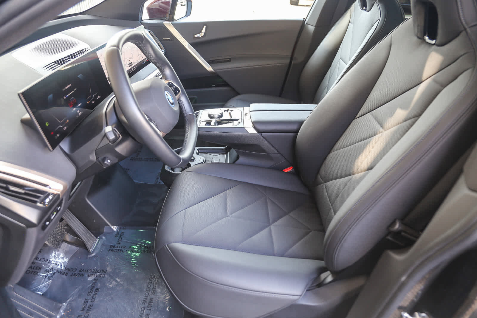 Used 2025 BMW iX xDrive50 w/ Sport Package image 14