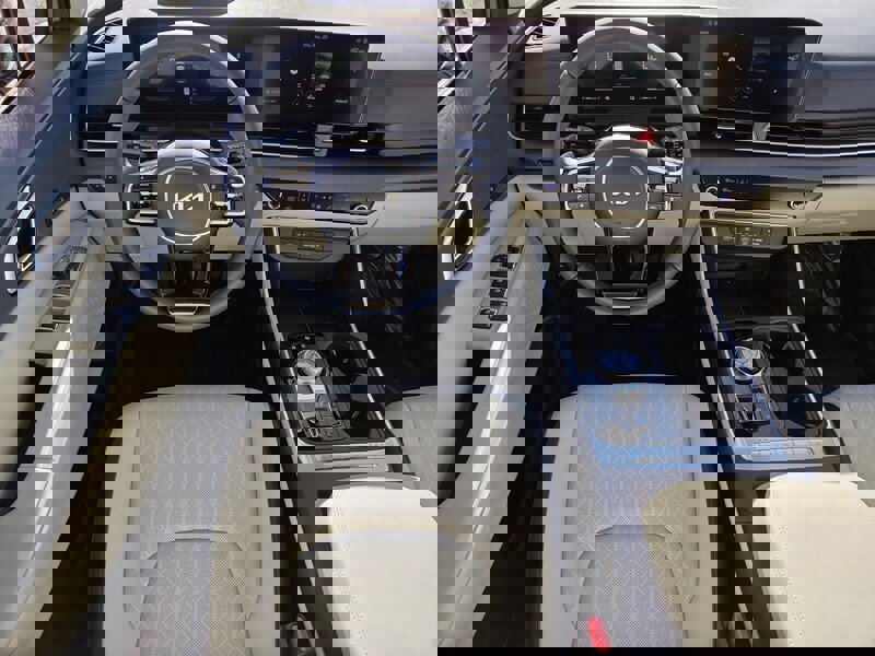 New 2026 Kia Carnival EX image 9