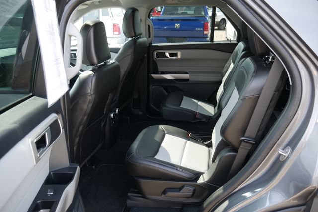 Used 2023 Ford Explorer XLT w/ Equipment Group 202A AWD/4WD image 26