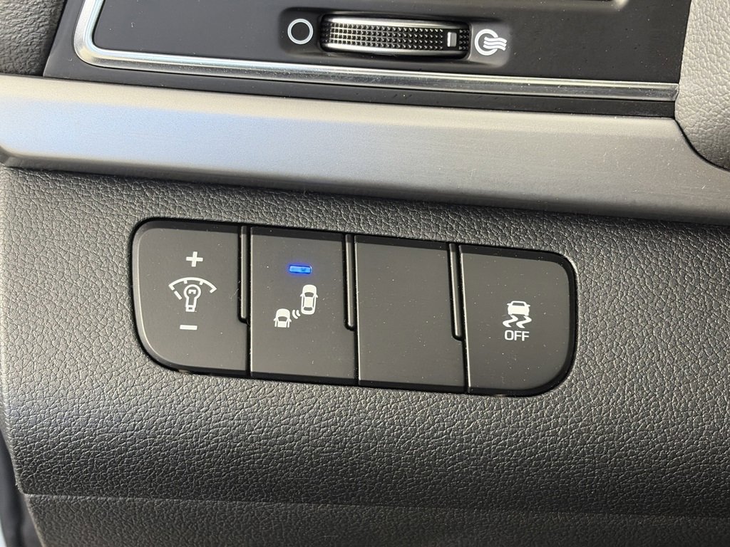 Used 2017 Hyundai Elantra Value Edition image 24