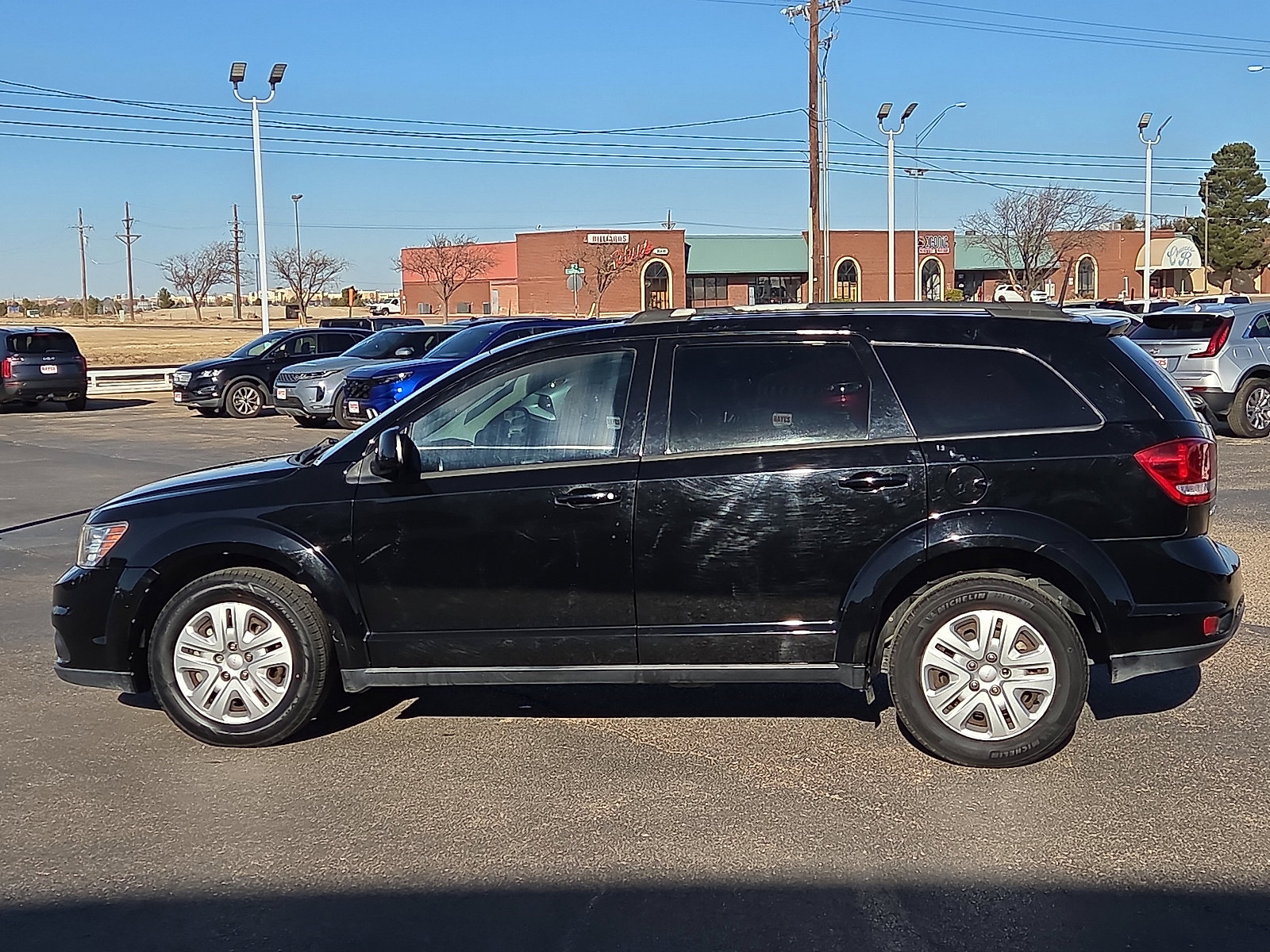 Used 2019 Dodge Journey SE image 2