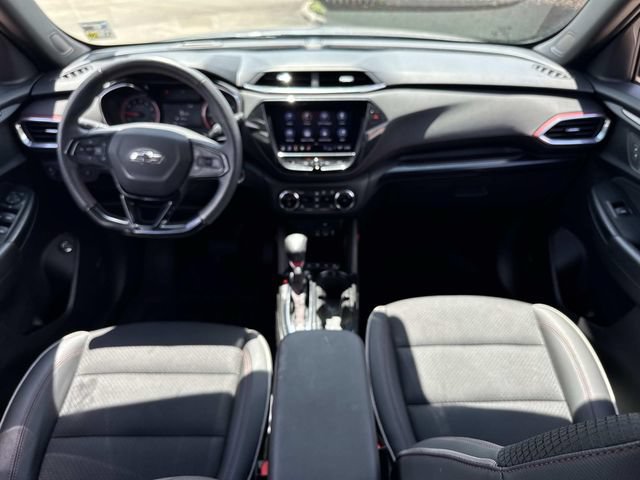 Used 2023 Chevrolet TrailBlazer RS w/ Sun and Liftgate Package FWD image 17