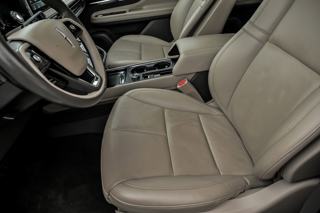 Used 2022 Lincoln Corsair AWD w/ Premium Package image 14