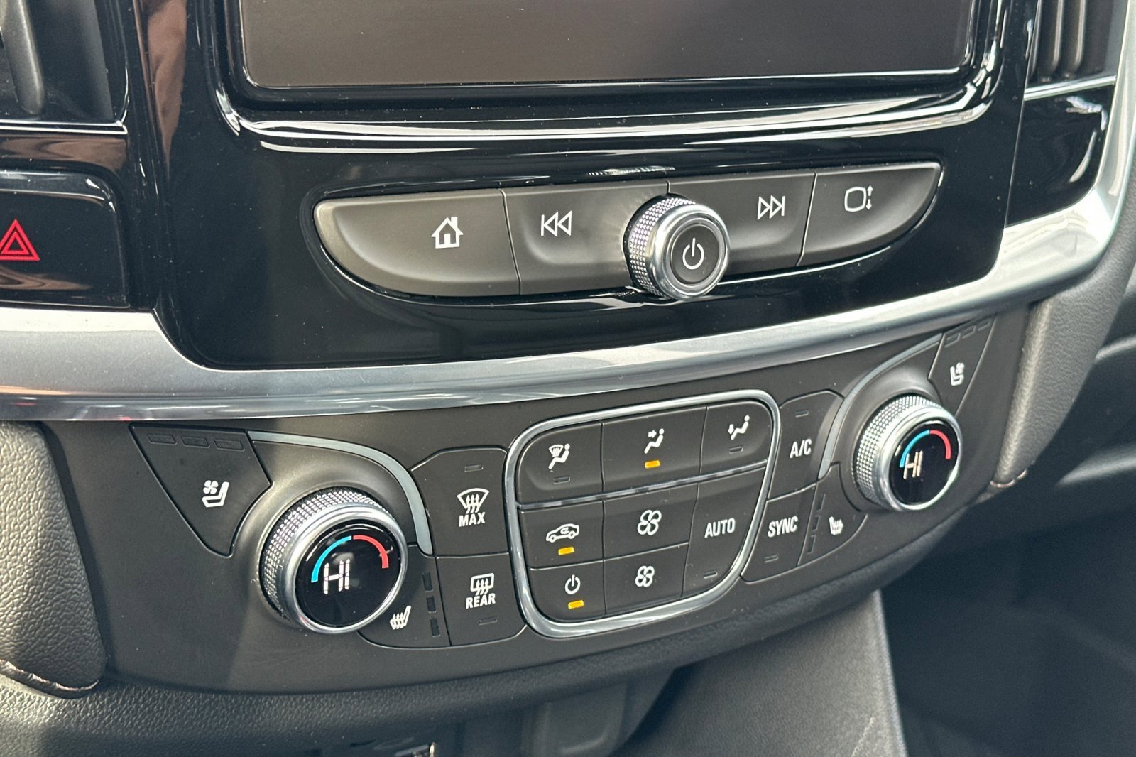 Used 2022 Chevrolet Traverse High Country w/ LPO, Floor Liner Package image 29