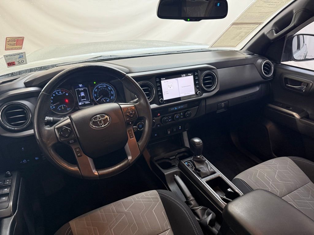 Used 2022 Toyota Tacoma TRD Off-Road AWD/4WD image 10