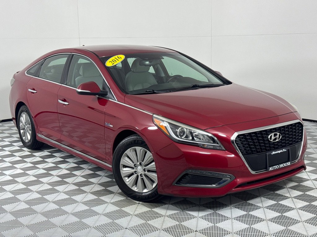 Used 2016 Hyundai Sonata SE image 2