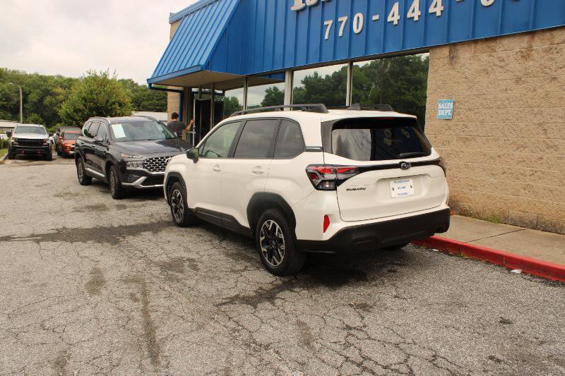 Used 2025 Subaru Forester Premium AWD/4WD image 4