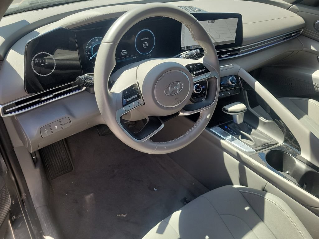 Used 2024 Hyundai Elantra SEL w/ Convenience Package FWD image 13