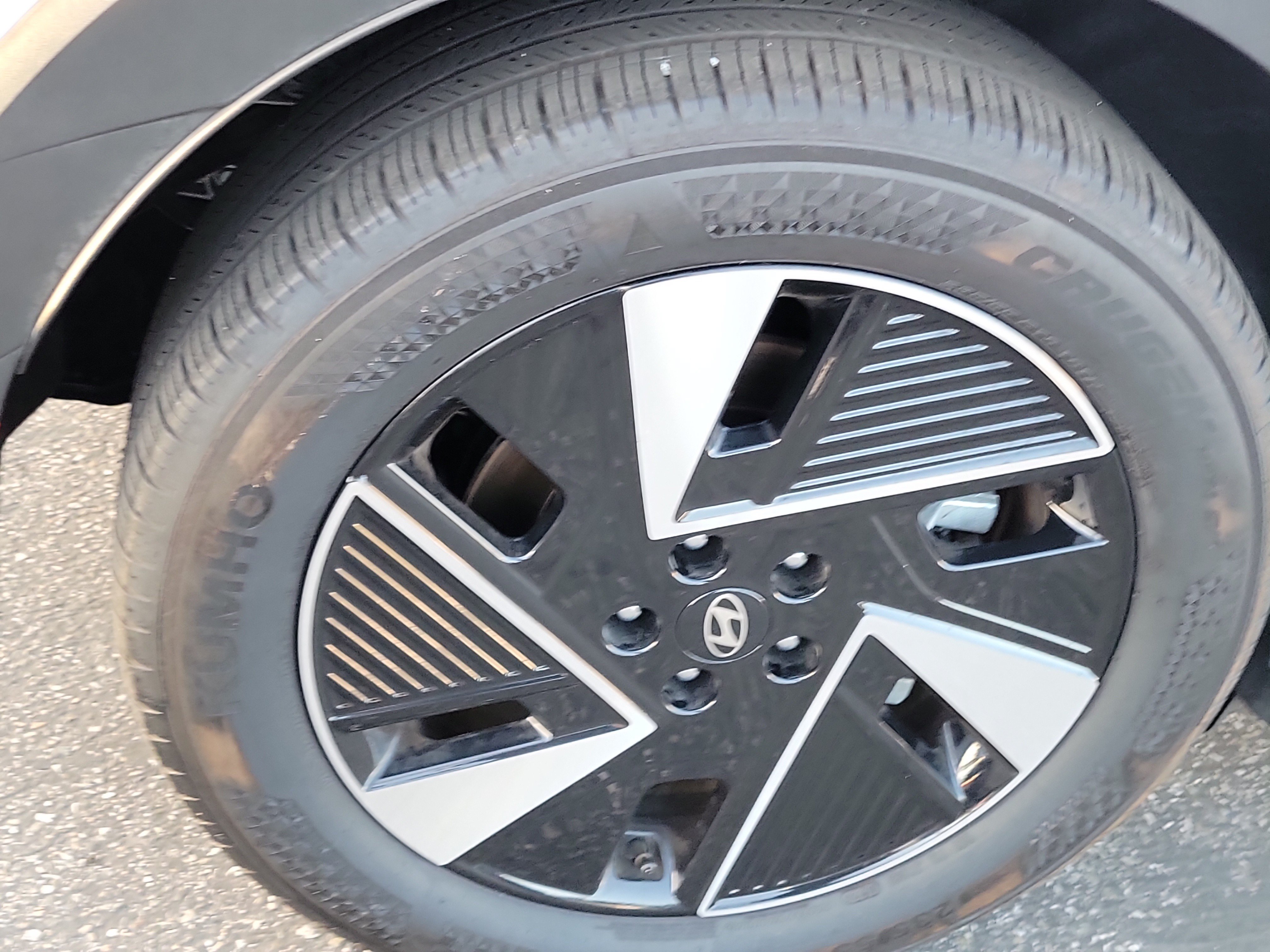 Certified 2025 Hyundai Ioniq 5 SE RWD image 24