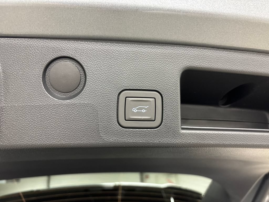 New 2026 GMC Terrain Elevation w/ Elevation Premium Package AWD/4WD image 18