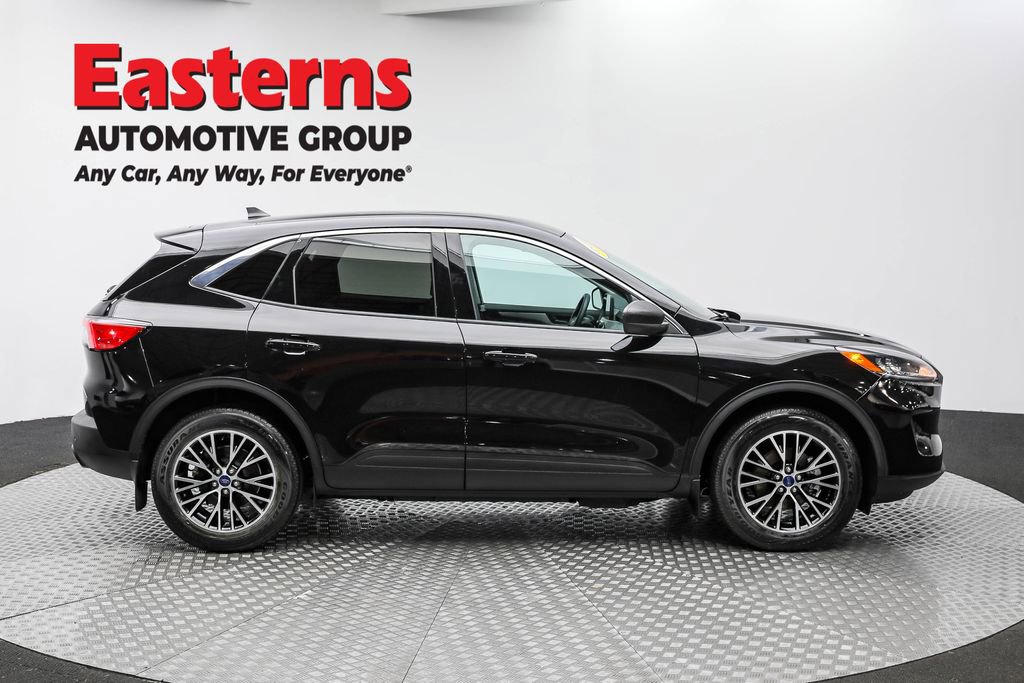 Used 2022 Ford Escape SE image 4