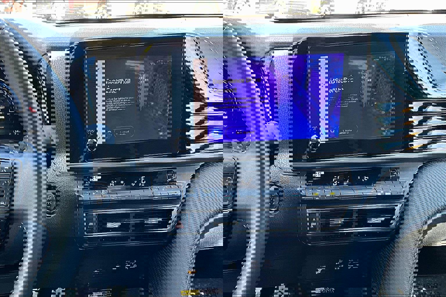 Used 2025 Toyota Camry SE image 6