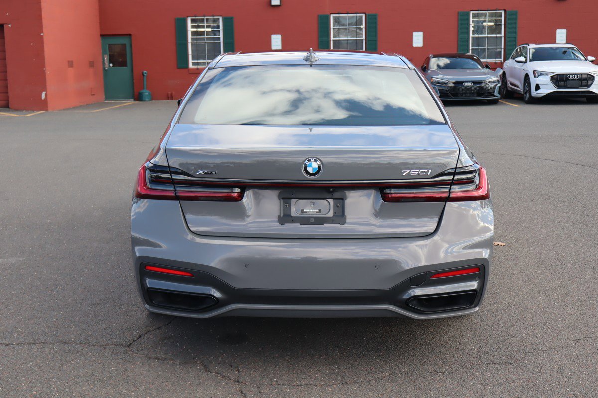 Used 2022 BMW 750i xDrive w/ Luxury Rear Seating Package AWD/4WD image 6