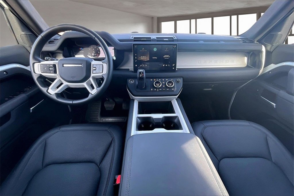 Used 2025 Land Rover Defender 110 S image 15
