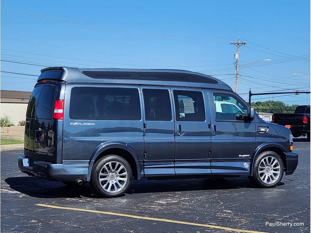 Used 2019 Chevrolet Express 2500 RWD image 10