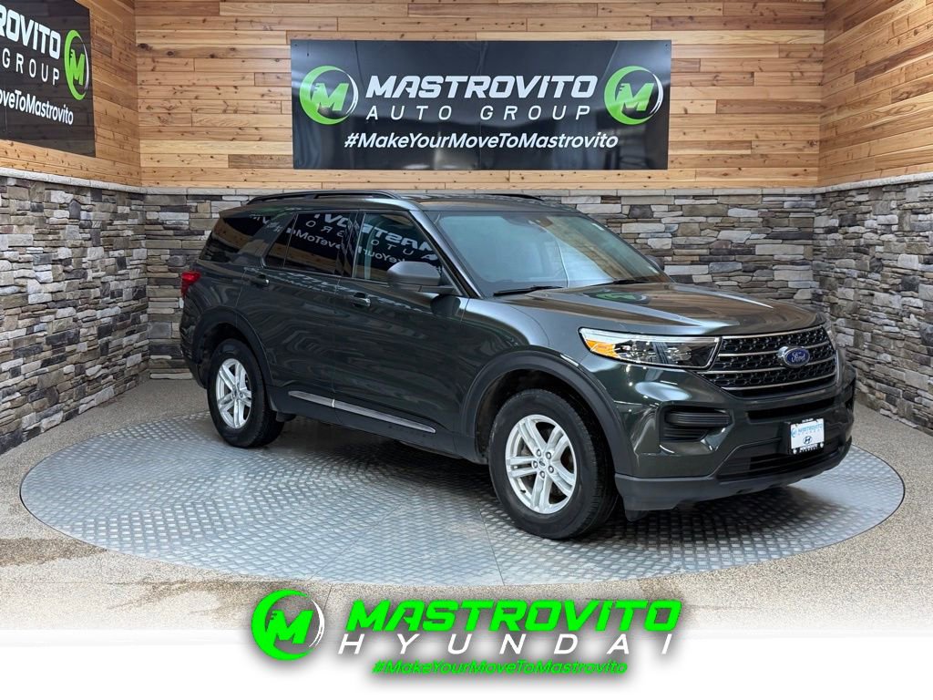 Used 2023 Ford Explorer XLT image 1
